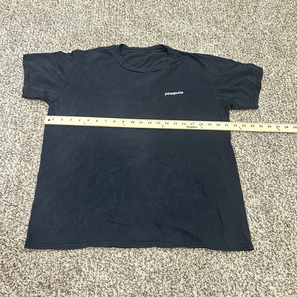 Patagonia Mens Medium Black Graphic T Shirt Fitz Roy Logo Short Sleeve - Picture 4 of 6